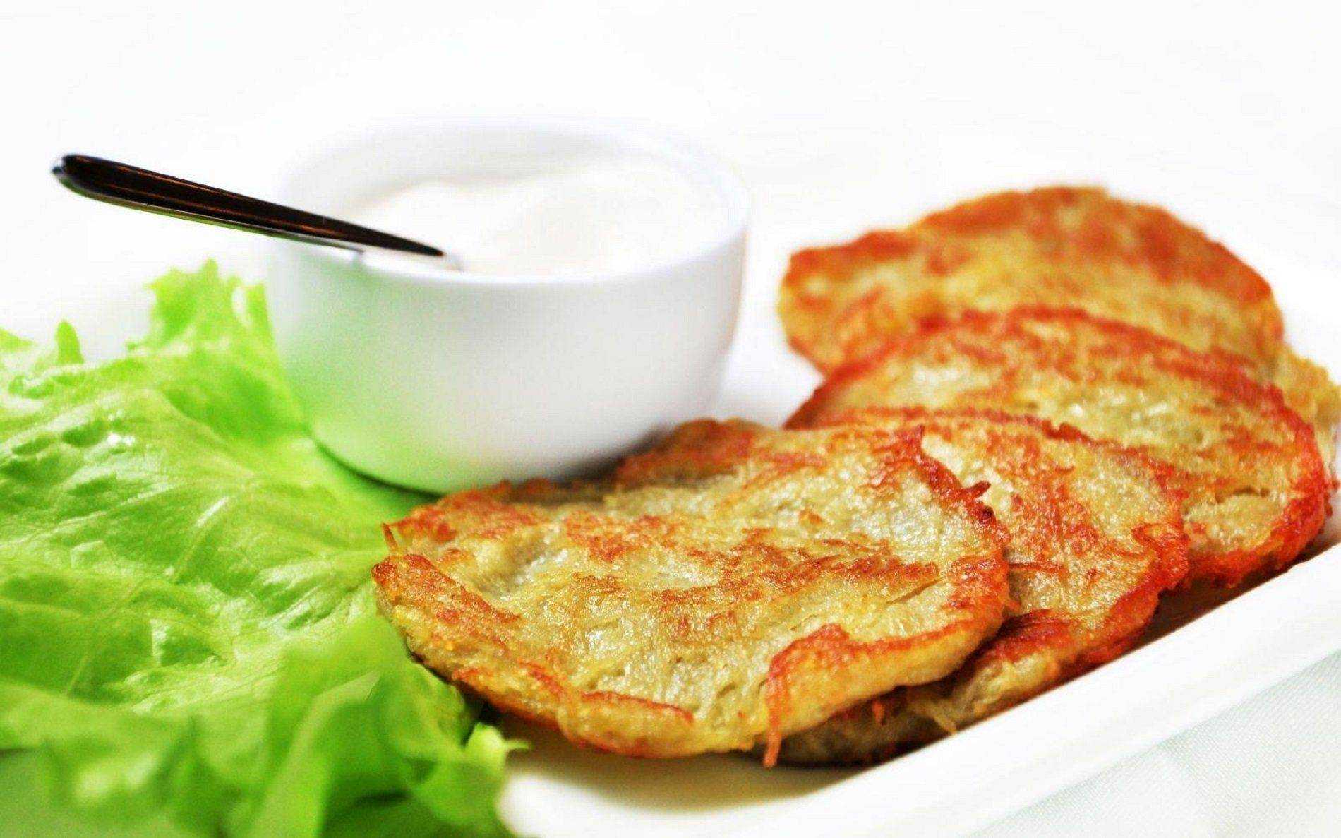 Классические драники из картошки — вкусные рецепты на сковороде