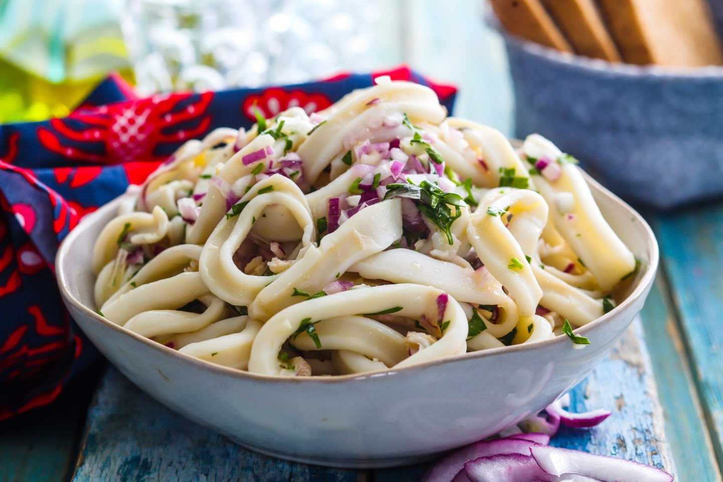 Салаты с кальмарами - 20 самых вкусных и простых рецептов