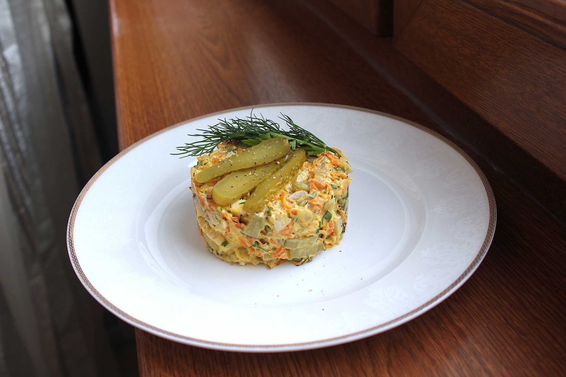 Салат обжорка с огурцами солеными - 7 рецептов с фото пошагово
