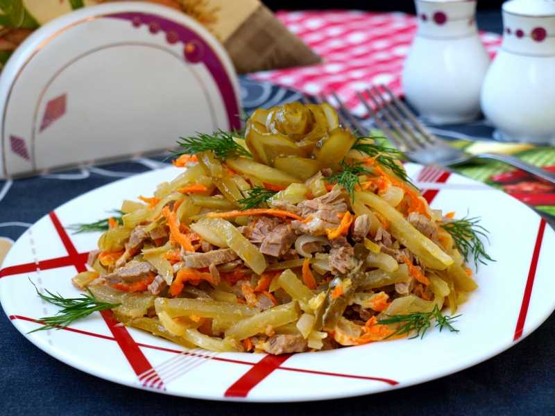 Салат обжорка - классический рецепт с фото пошагово
