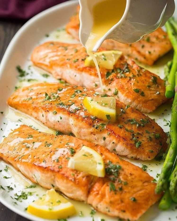 Горбуша тушеная в сметане вкусный рецепт с фото пошагово и видео - tvcook.ru
