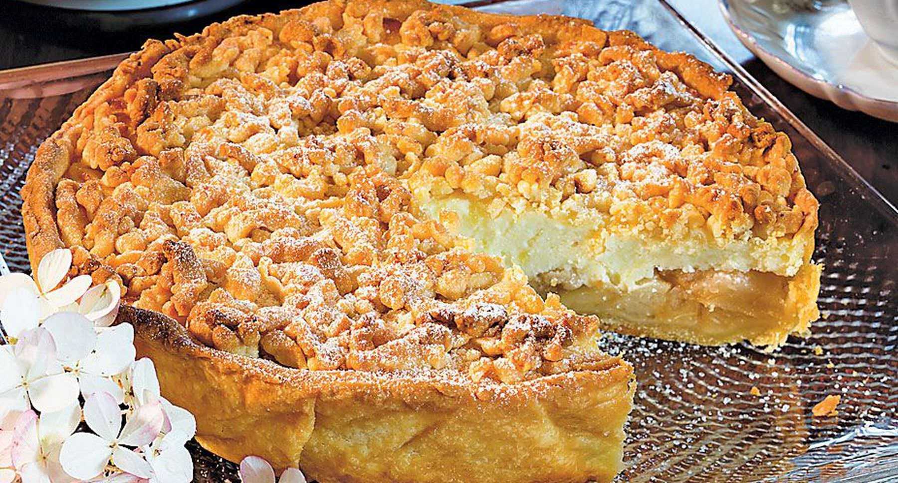 Как вкусно испечь пирог с ревенем - 7 незабываемых рецептов
