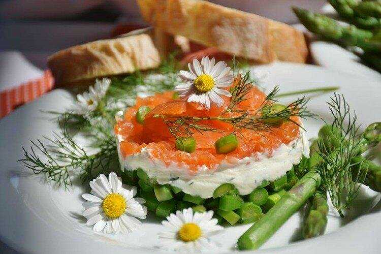 20 салатов из морепродуктов на любой вкус и бюджет