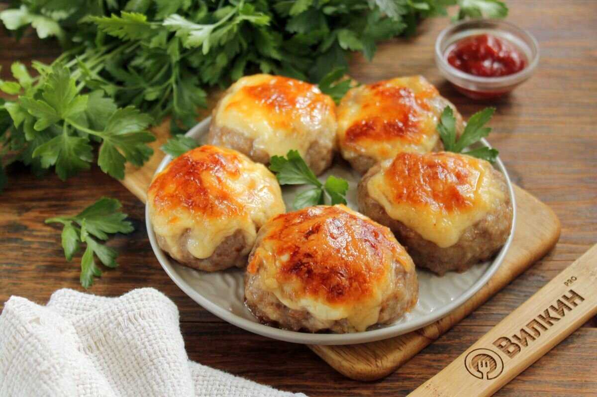 4 вкусных и простых блюда из фарша с помидорами в духовке