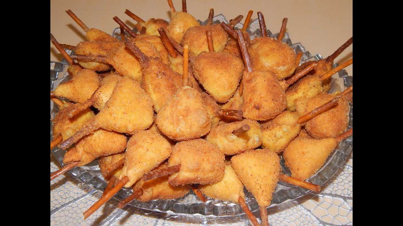 Закуска перепелиные ножки из фарша и теста с соломкой