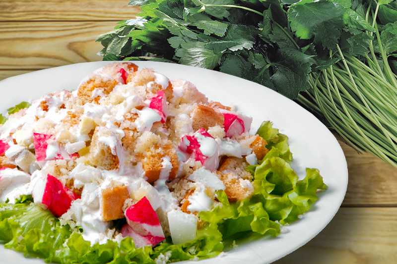 Салаты с крабовыми палочками — 8 самых вкусных и простых рецептов