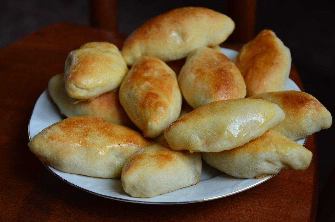 Картофельные пирожки: 8 сытных рецептов