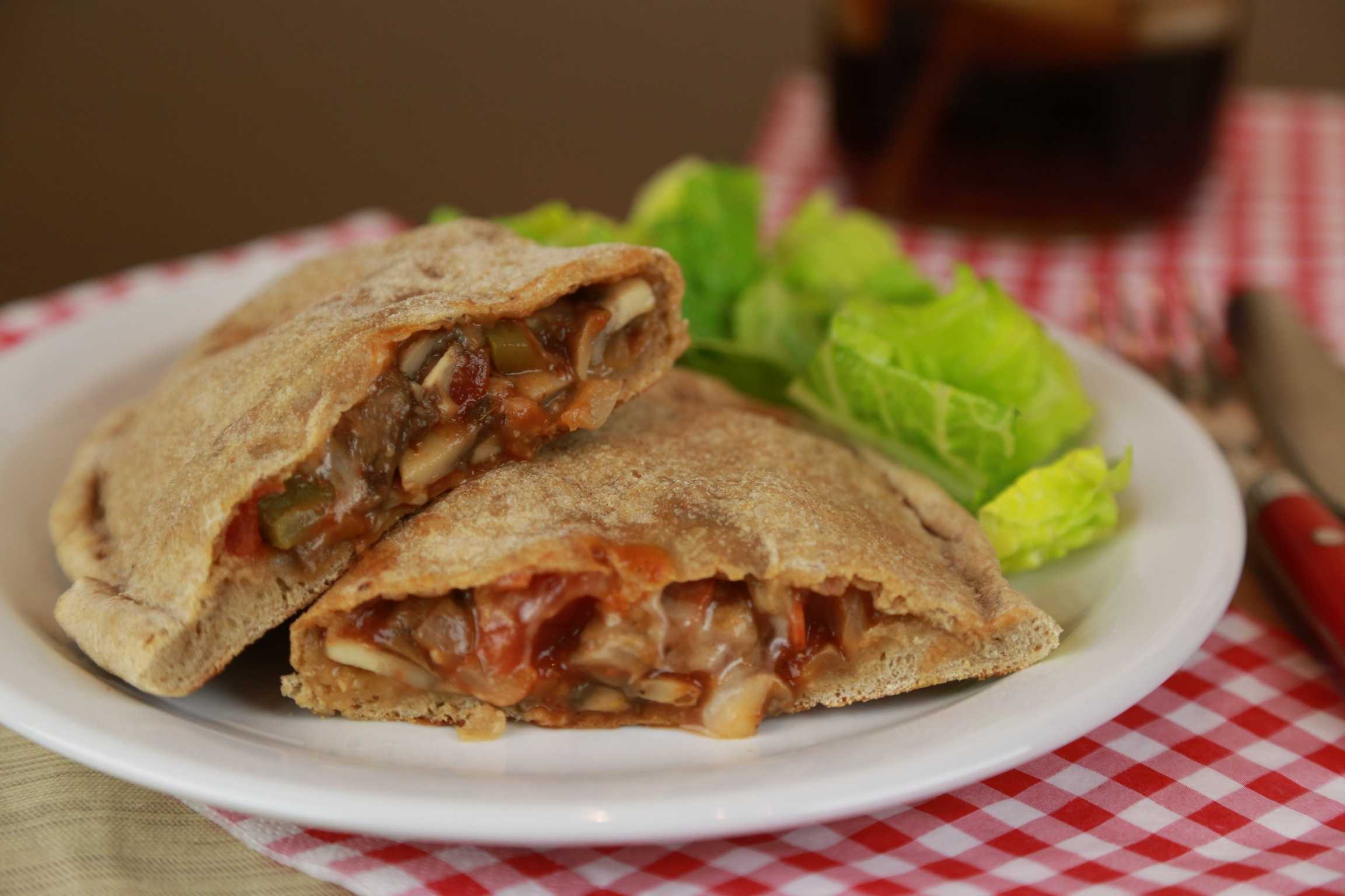 Закрытая пицца кальцоне в духовке рецепт с фото пошагово - 1000.menu