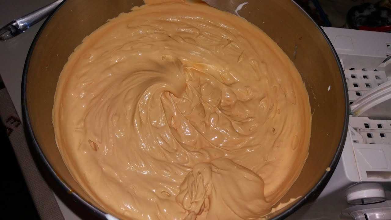 Крем для бисквитного торта - 12 очень вкусных и простых рецептов