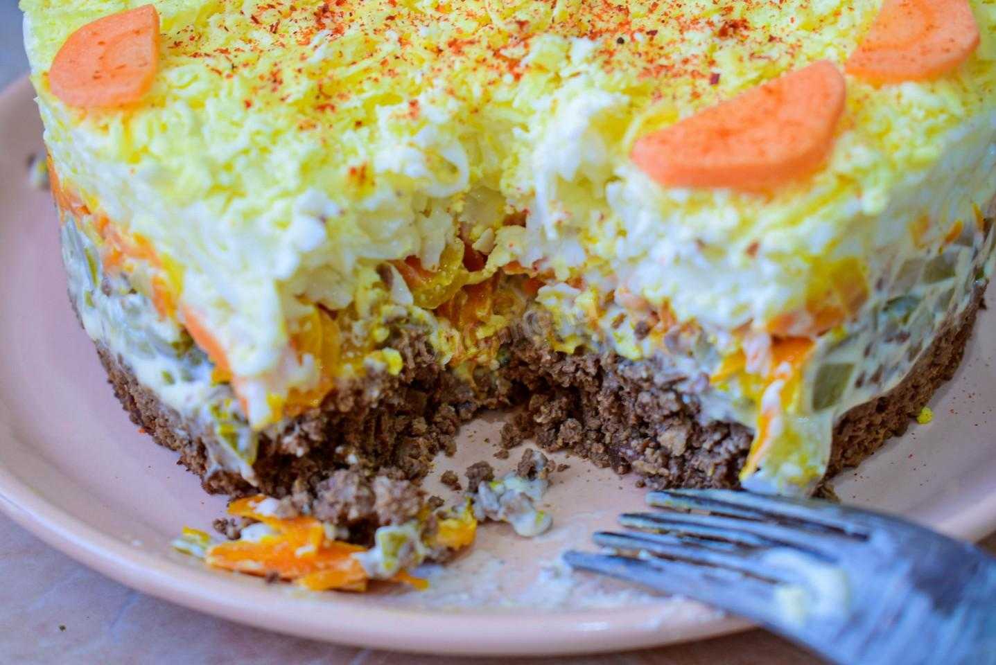 Салат из куриной печени слоеный рецепт с фото пошагово - 1000.menu