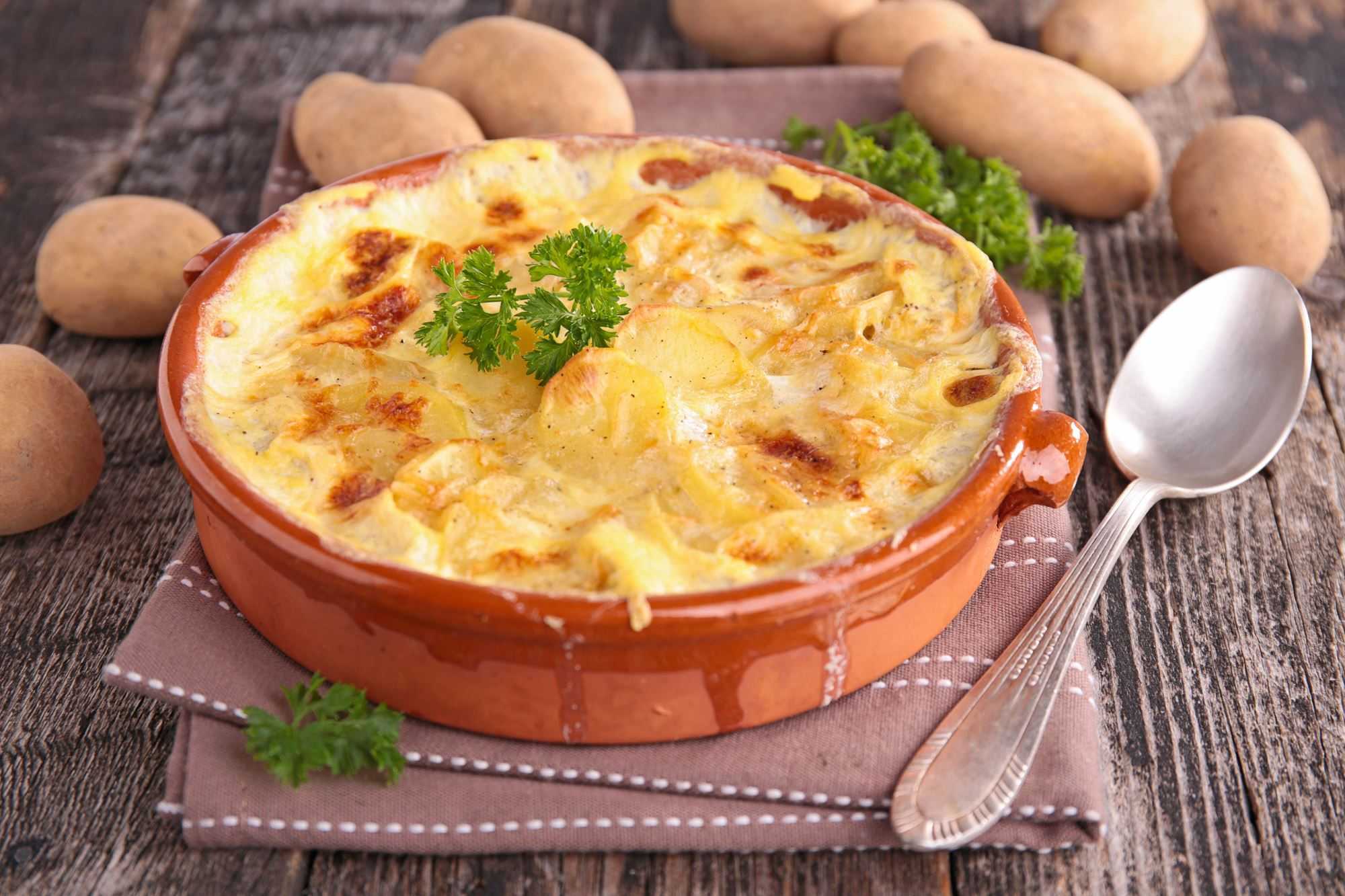 Картофельная запеканка с мясом: 5 пошаговых рецептов