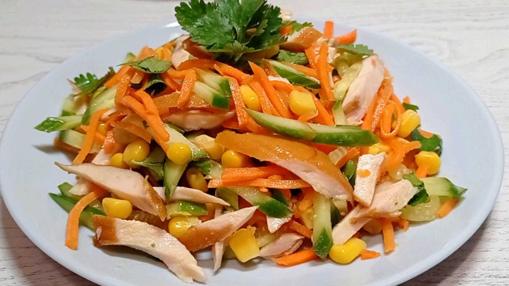 Салат с фасолью и сухариками: 6 очень вкусных рецептов
