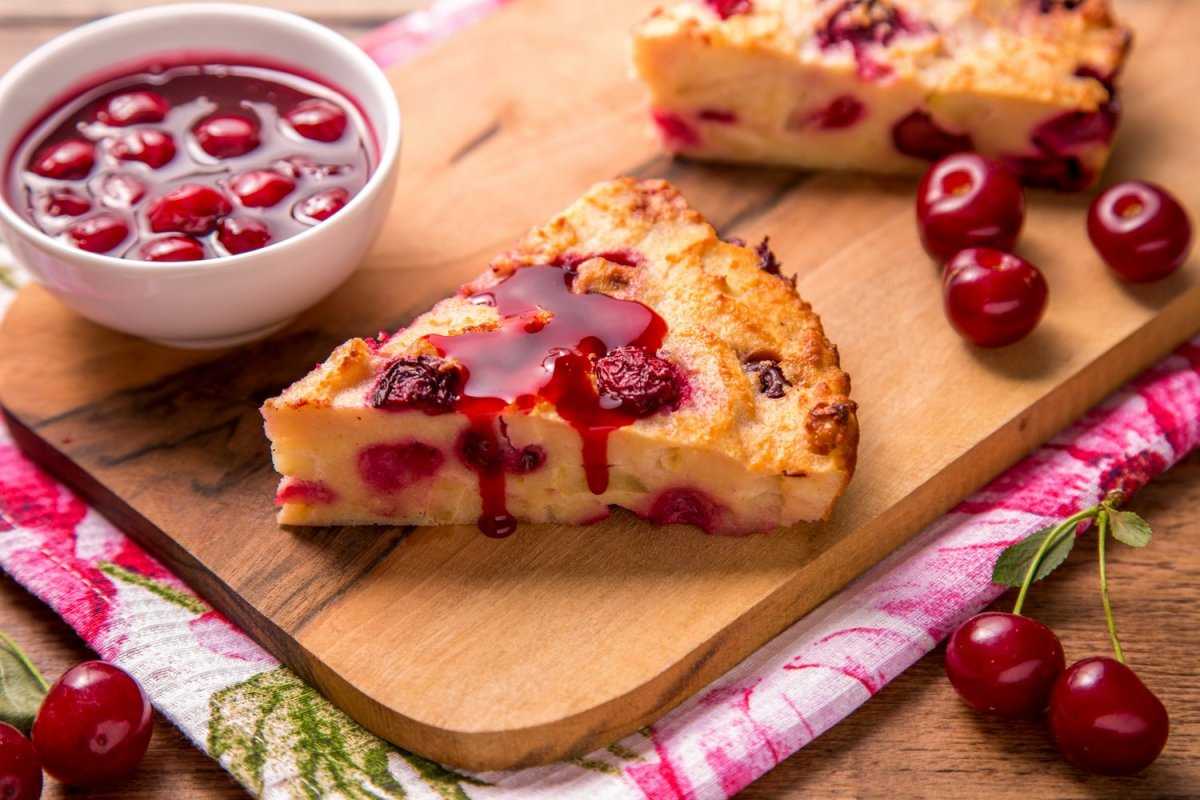 Пирог с вишней в мультиварке типа шарлотка рецепт с фото пошагово - 1000.menu