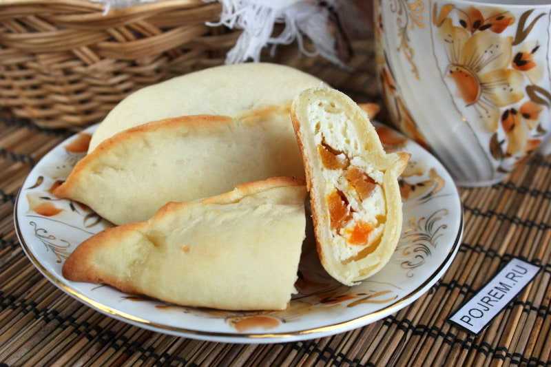 Слойки с сухофруктами