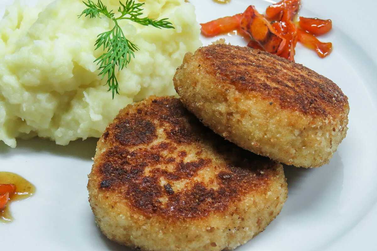 Как приготовить вкусные рыбные котлеты из щуки: рецепты с фото