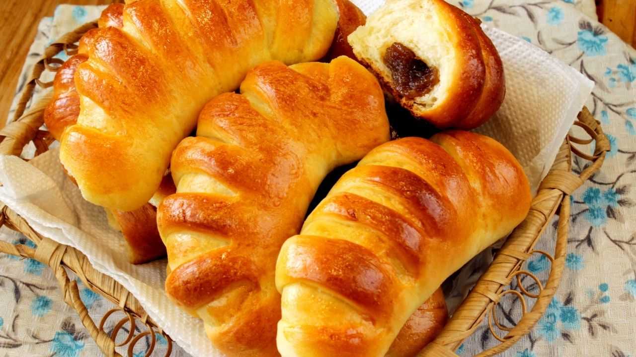 Булочки с повидлом - 6 рецептов, как заворачивать булочки красиво