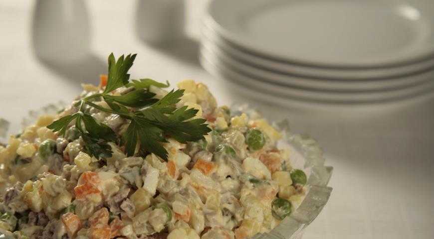 Салат с ананасами и курицей: 69 домашних рецептов