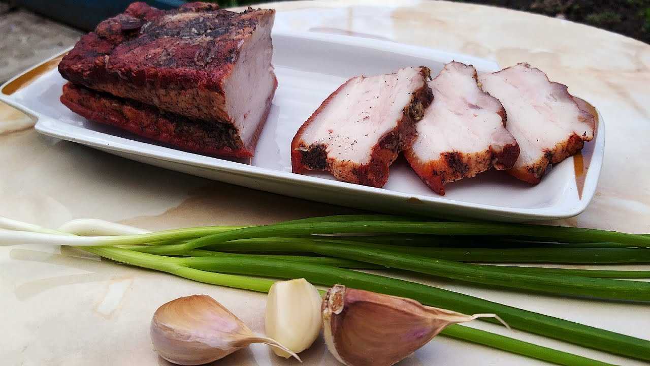 Сало в луковой шелухе