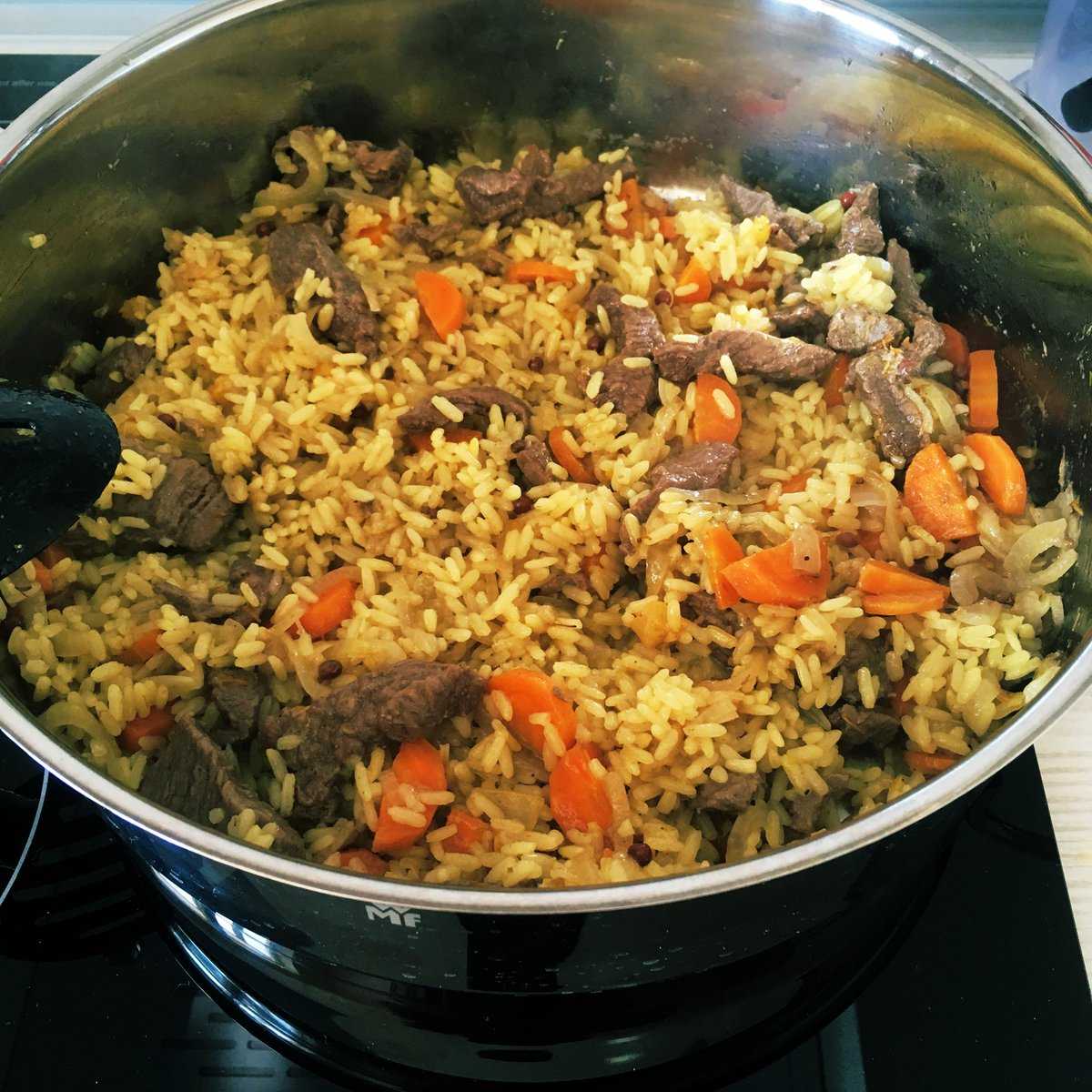 Плов или рисовая каша с мясом