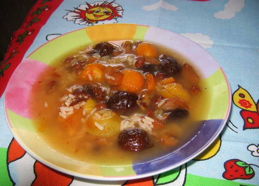 Сладкий суп из сухофруктов с рисом для детей 1,5 года