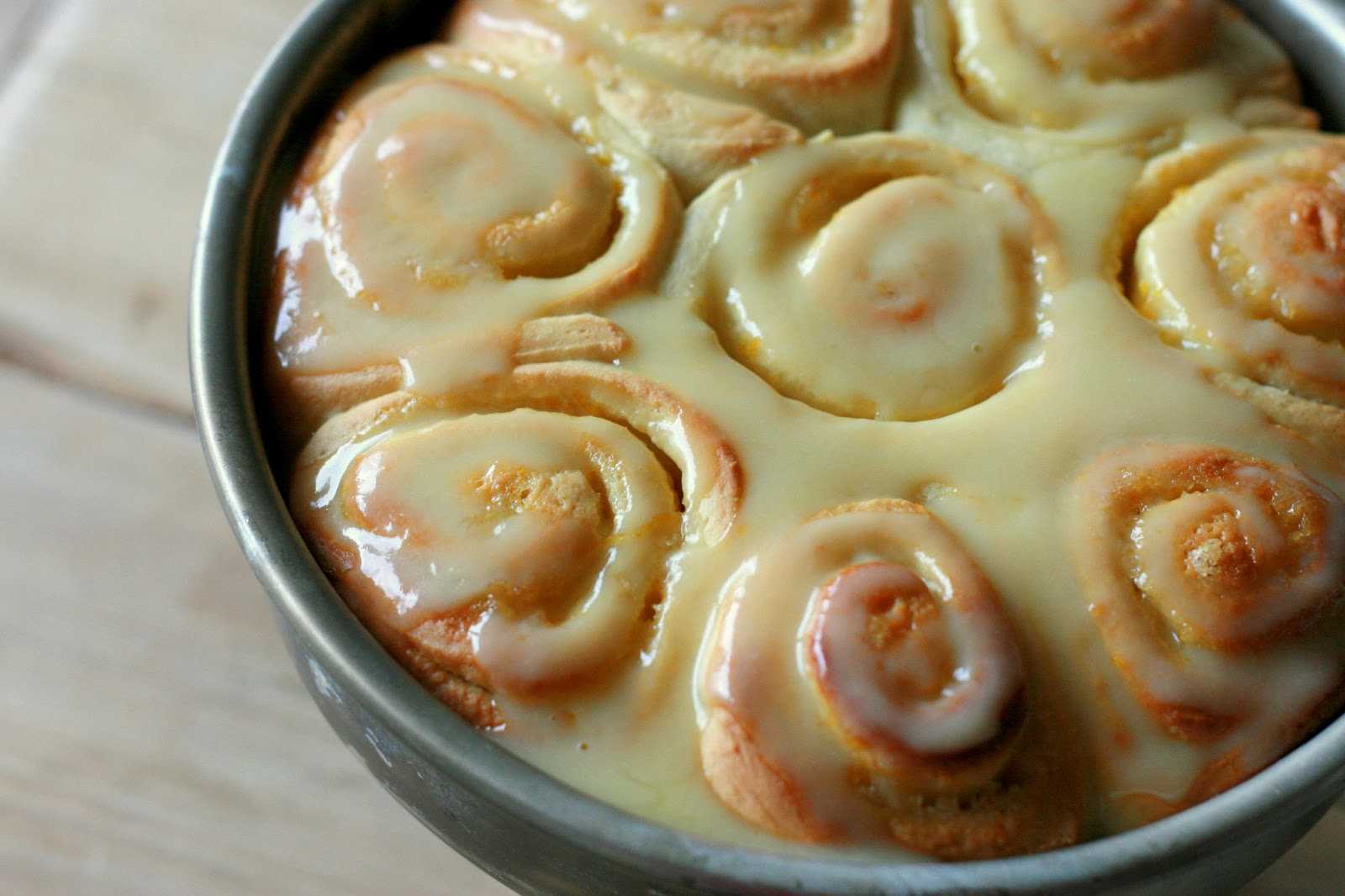 Апельсиновые булочки со сливочной заливкой