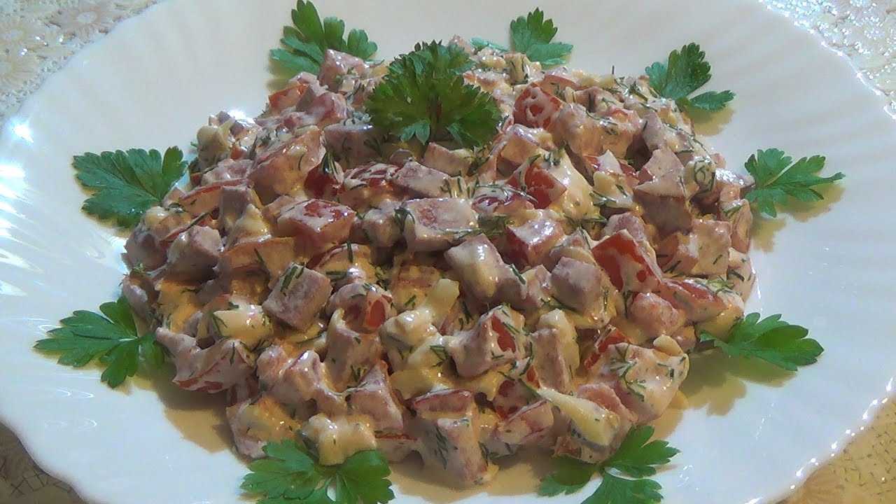 Салат из рыбных консервов - 128 домашних вкусных рецептов приготовления