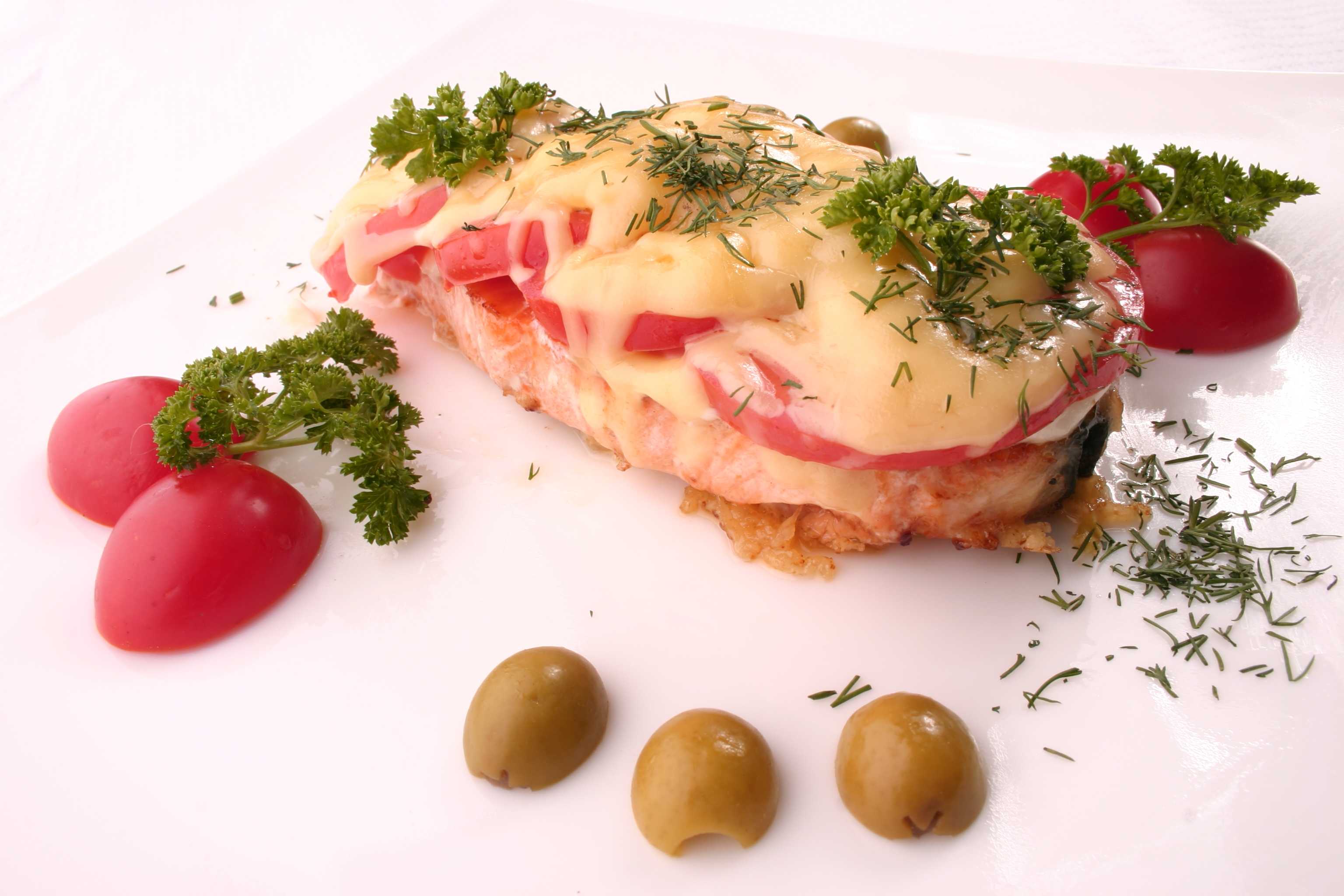 Рыба тушеная в сметане с луком и морковью - пошаговый рецепт с фото как приготовить в домашних условиях