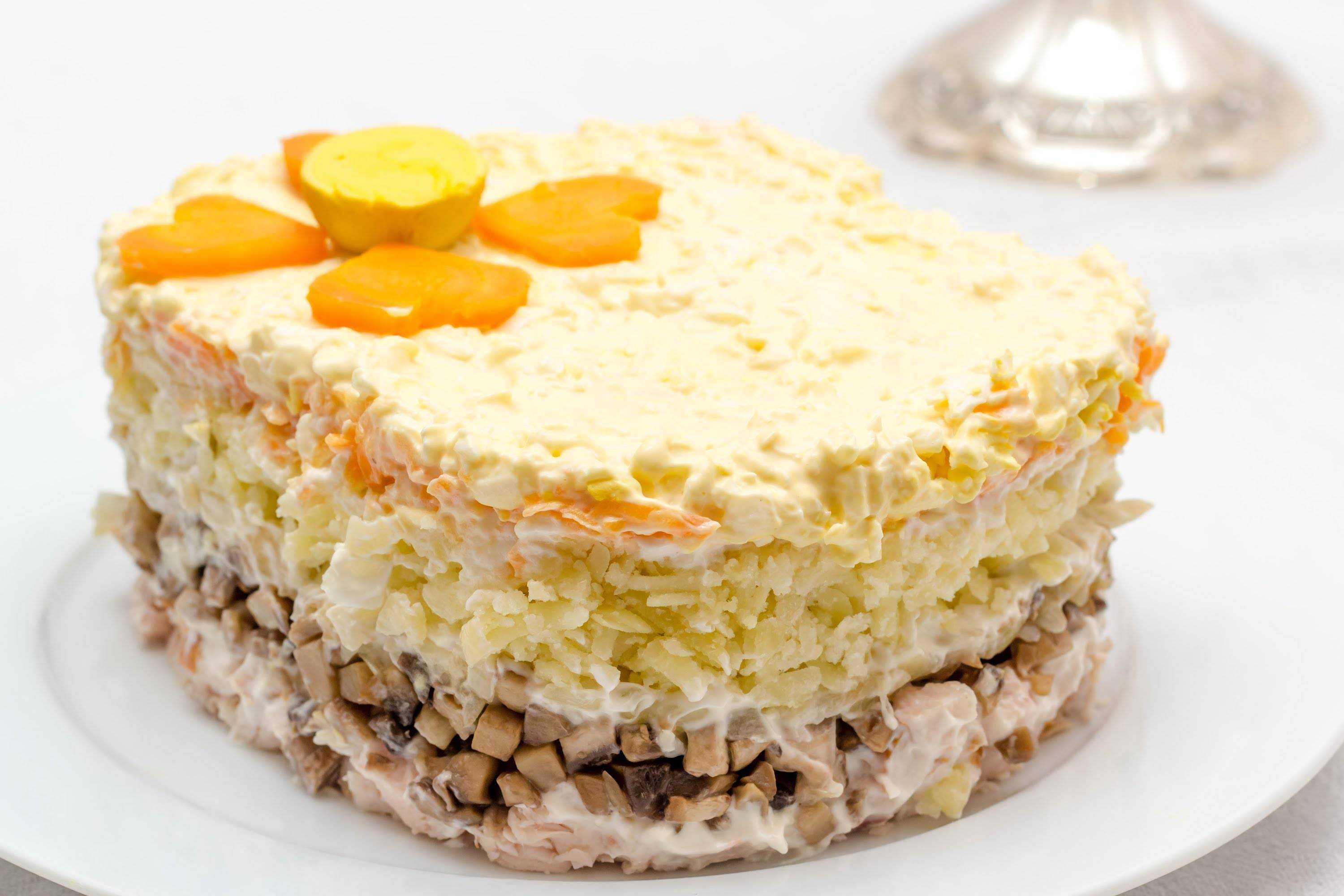 Салат мужские слезы с курицей грибами и корейской морковью