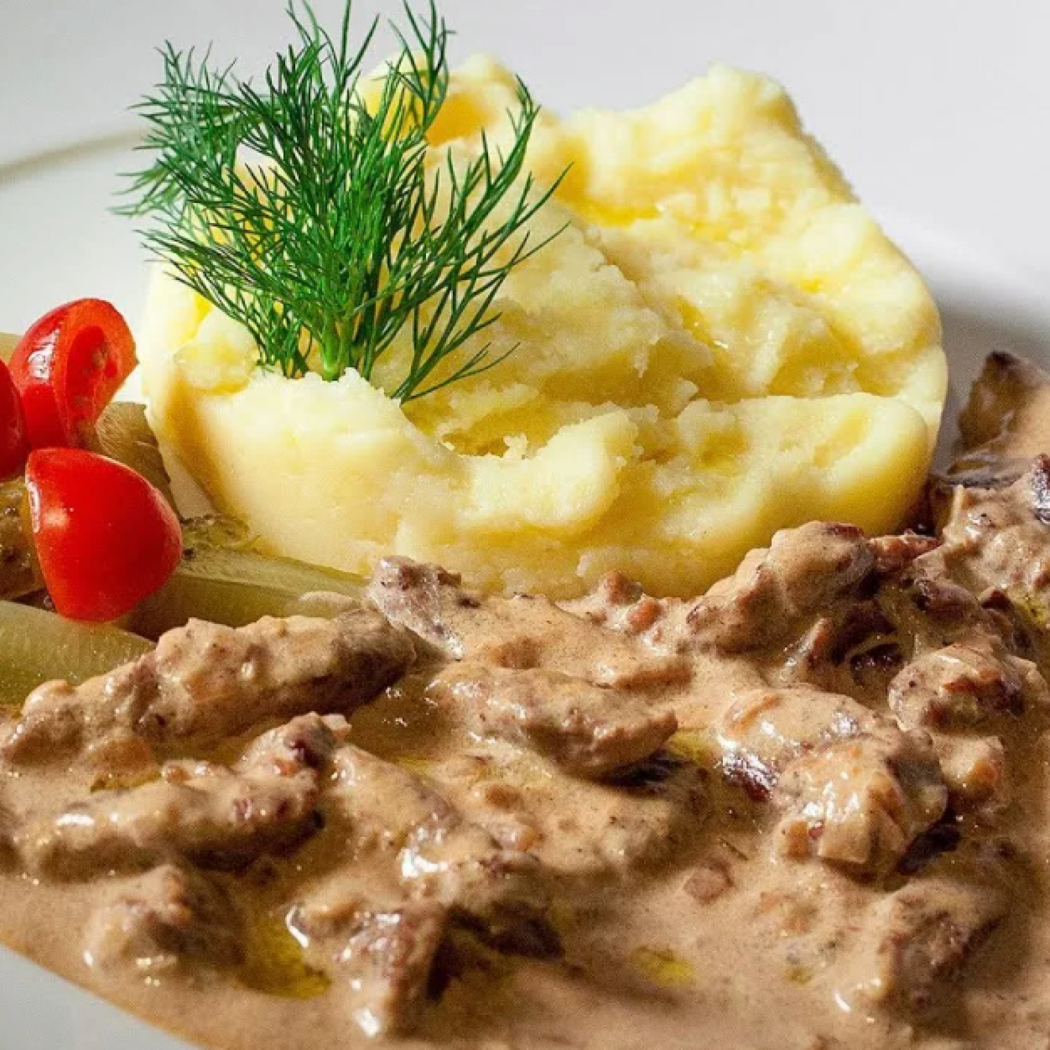 Бефстроганов из курицы – 5 рецептов