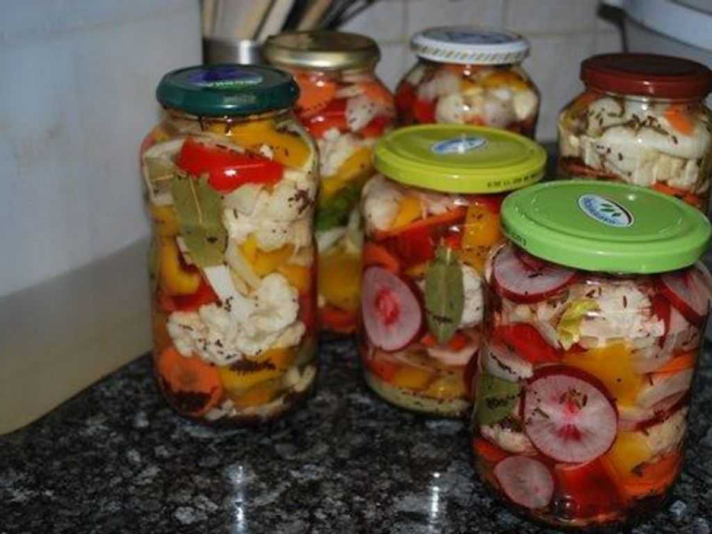 Салат из капусты на зиму в банках - очень вкусные рецепты