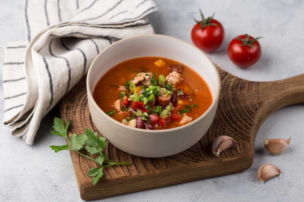 Грибные супы из шампиньонов на мясном и овощном бульоне