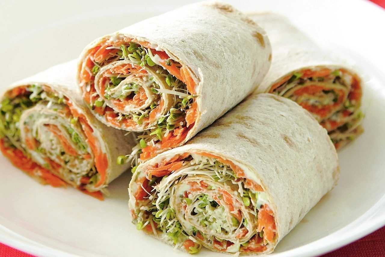Закуски из лаваша - 15 быстрых и вкусных рецептов приготовления