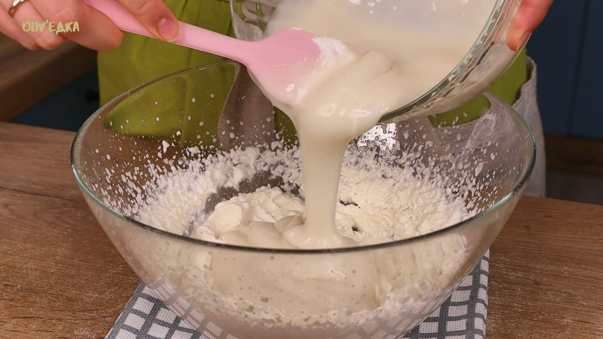 Вкусное и прохладное малиновое мороженое отлично подойдет для летних жарких дней, рецепт без яиц, в качестве загустителя используем кукурузный крахмал