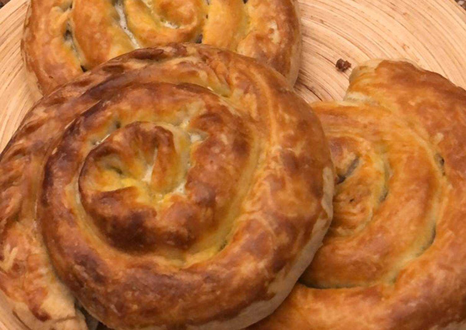 Молдавские плацинды с творогом и зеленью