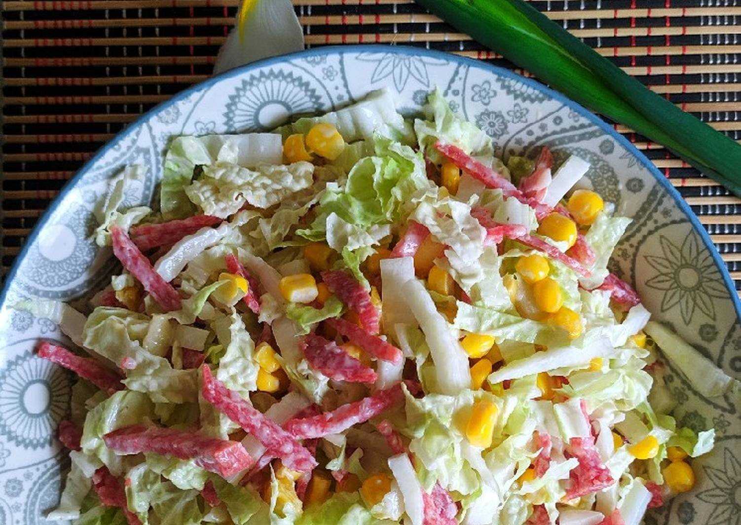 Салат с копченой курицей и кукурузой − 7 рецептов как приготовить дома