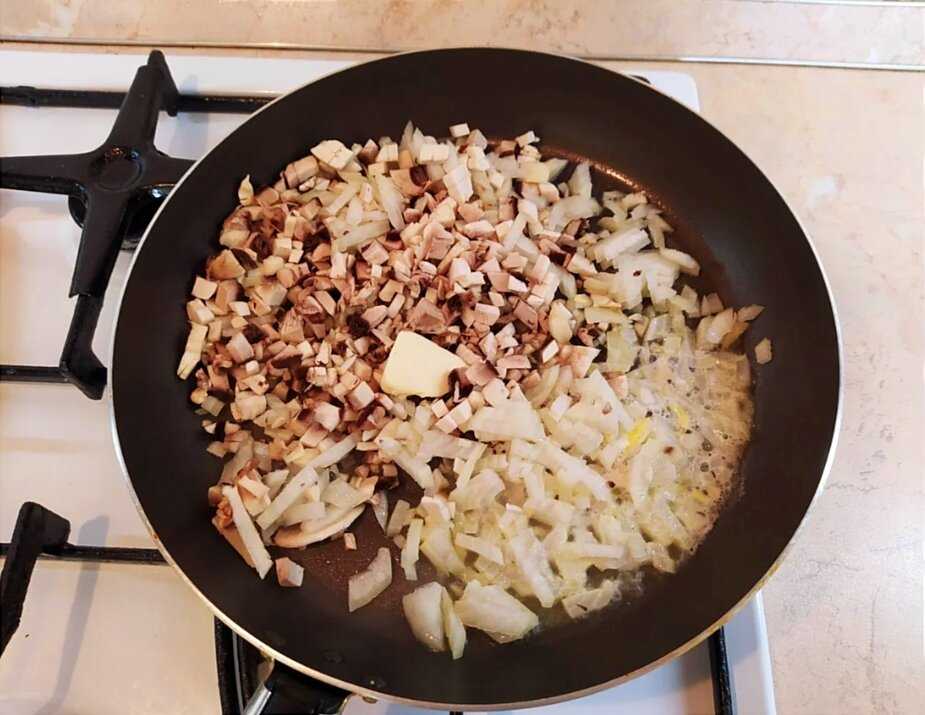 Шампиньоны на сковороде - 159 домашних вкусных рецептов приготовления