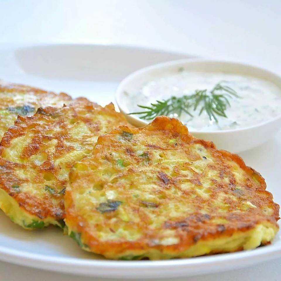 Драники картофельные: классические, с фаршем, кабачком, с сыром — 10 фото рецептов