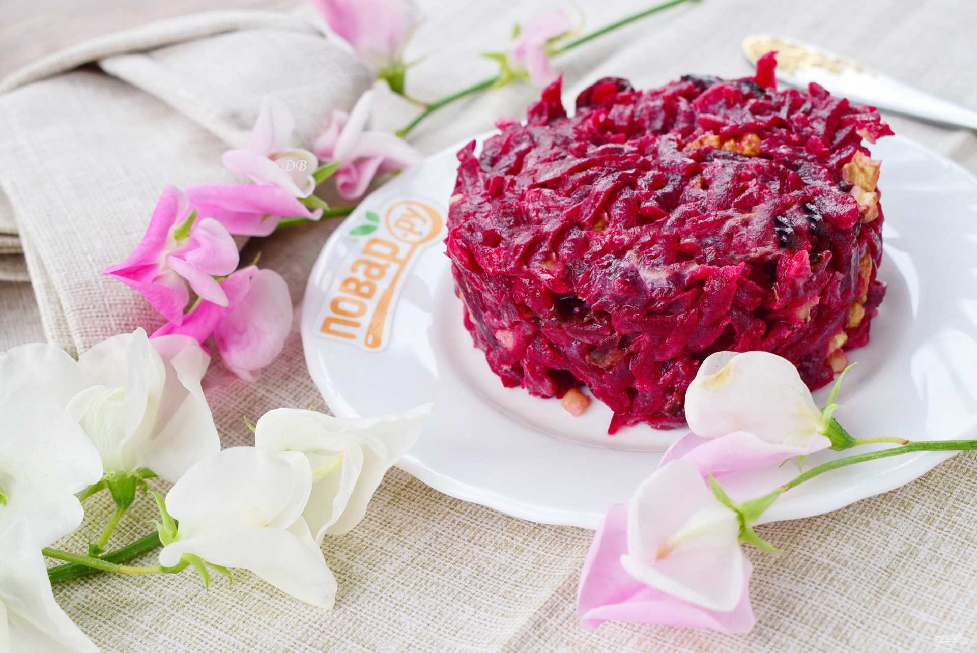 Салаты из сырой свеклы. простые и очень вкусные рецепты на каждый день. - ешь твори люби