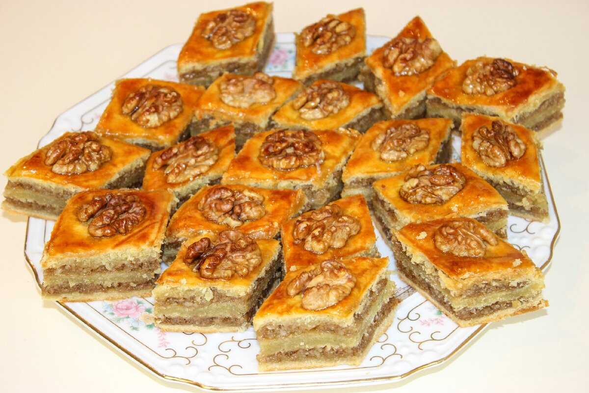 Печенье гата с орехами на сметане (ленивая пахлава)