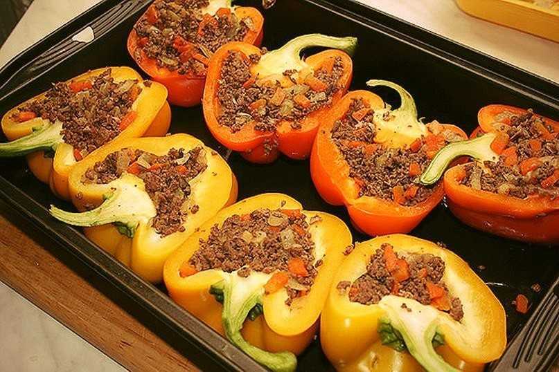 Фаршированные перцы запеченные в духовке - 9 самых вкусных рецептов