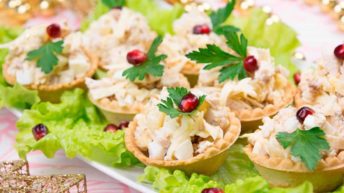 Тарталетки с копченой курицей: рецепты с добавлением грибов, сыра, сладкого перца