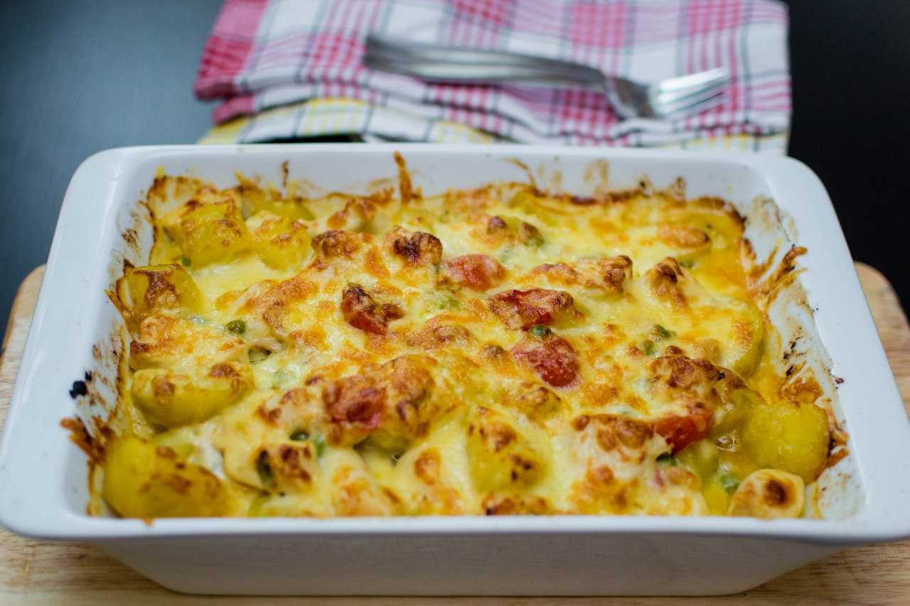 Курица с белой фасолью в томатном соусе