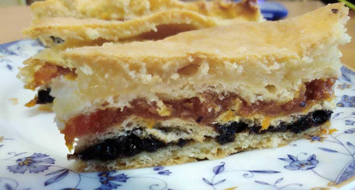 Как можно быстро и вкусно приготовить пирог с курагой – рецепт на любой вкус