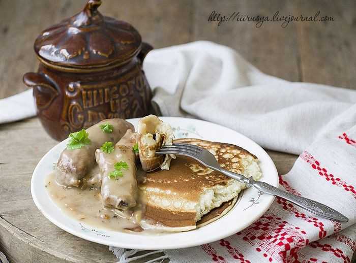 Что такое белорусская мочанка. Белорусская кухня мачанка. Белорусское блюдо мочанка. Мачанка блюдо белорусской кухни. Мочанка белорусская с блинами.