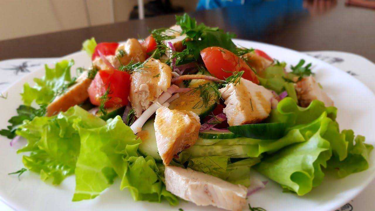 Салат с курицей и морковью