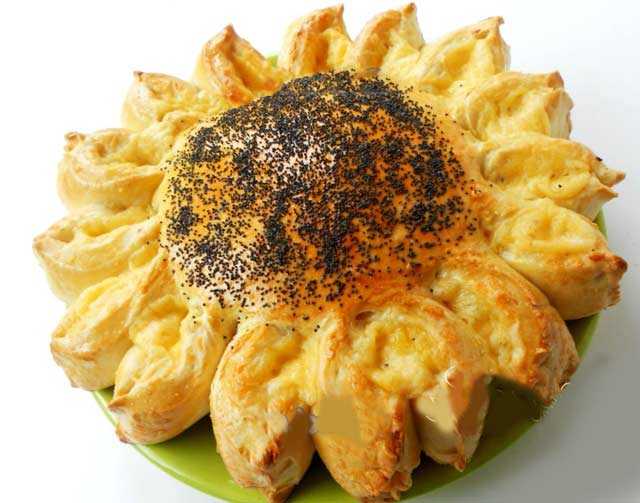 Пирог "подсолнух" - 8 пошаговых фото в рецепте пирог подсолнух с мясом и сыром улитка ампулярия фото что такое базы данных