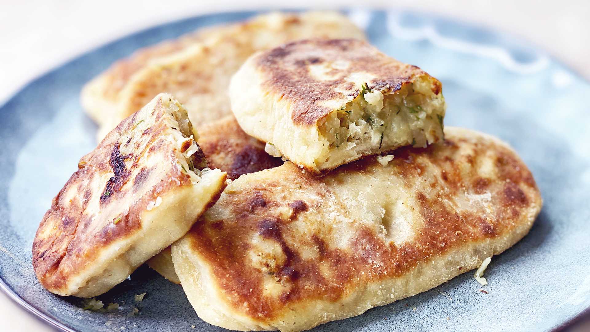 Картофельные пирожки в духовке