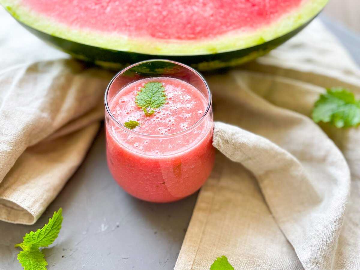Смузи из арбуза — 5 вкусных рецептов с фото