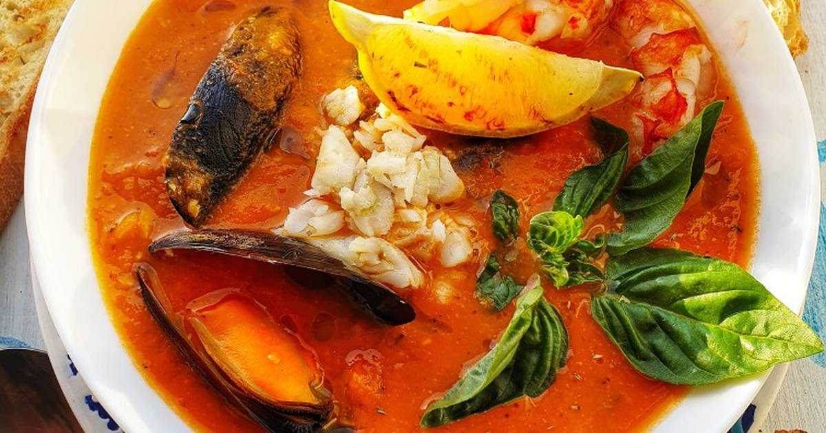 Салат маргарита
кокосово-томатный суп с омарами, имбирем и перцем чили