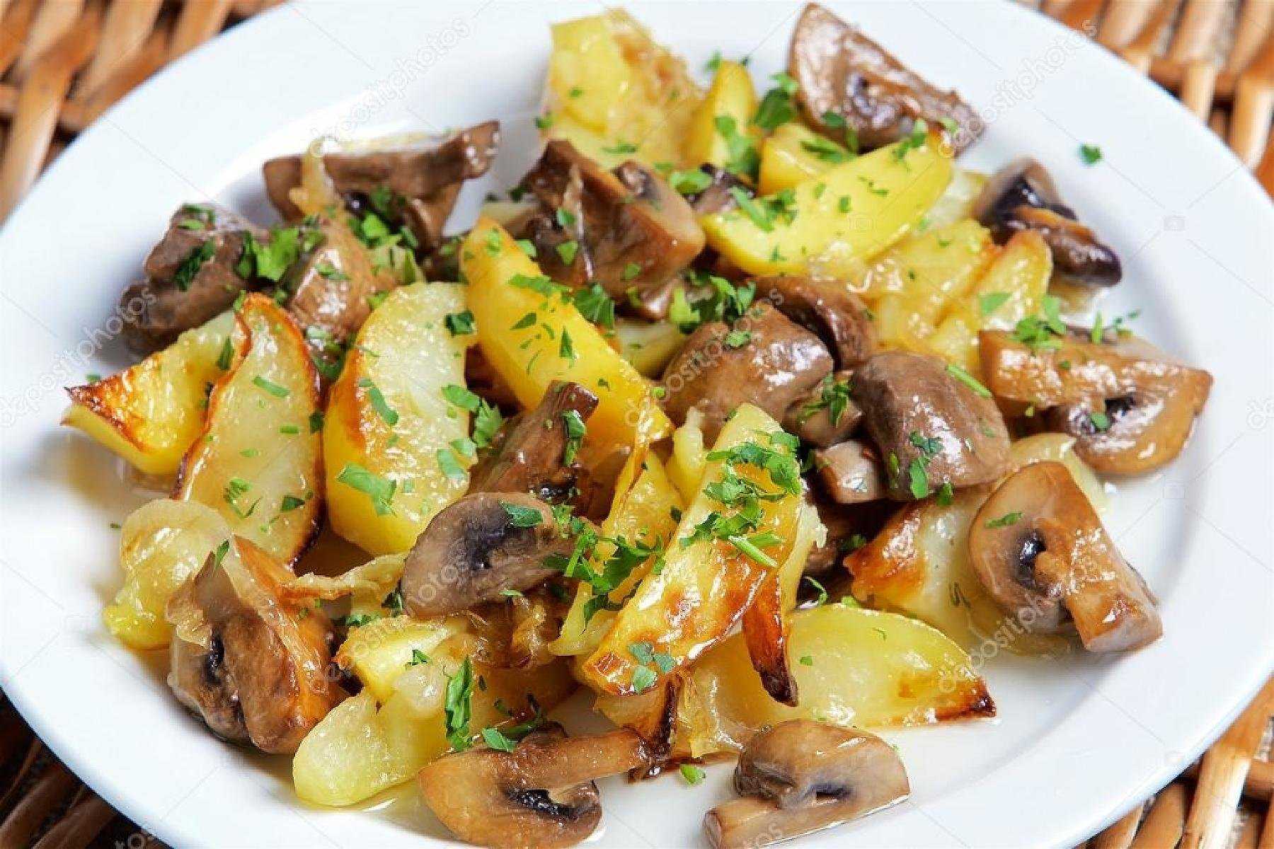 Картошка с грибами со сливками и луком рецепт с фото пошагово - 1000.menu